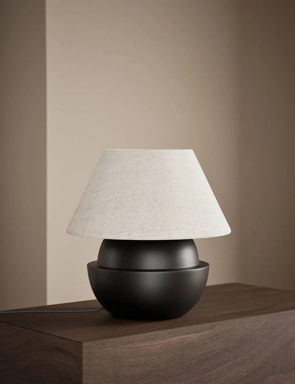 Offset Table Lamp with Curved Base - Black, Ceramic image