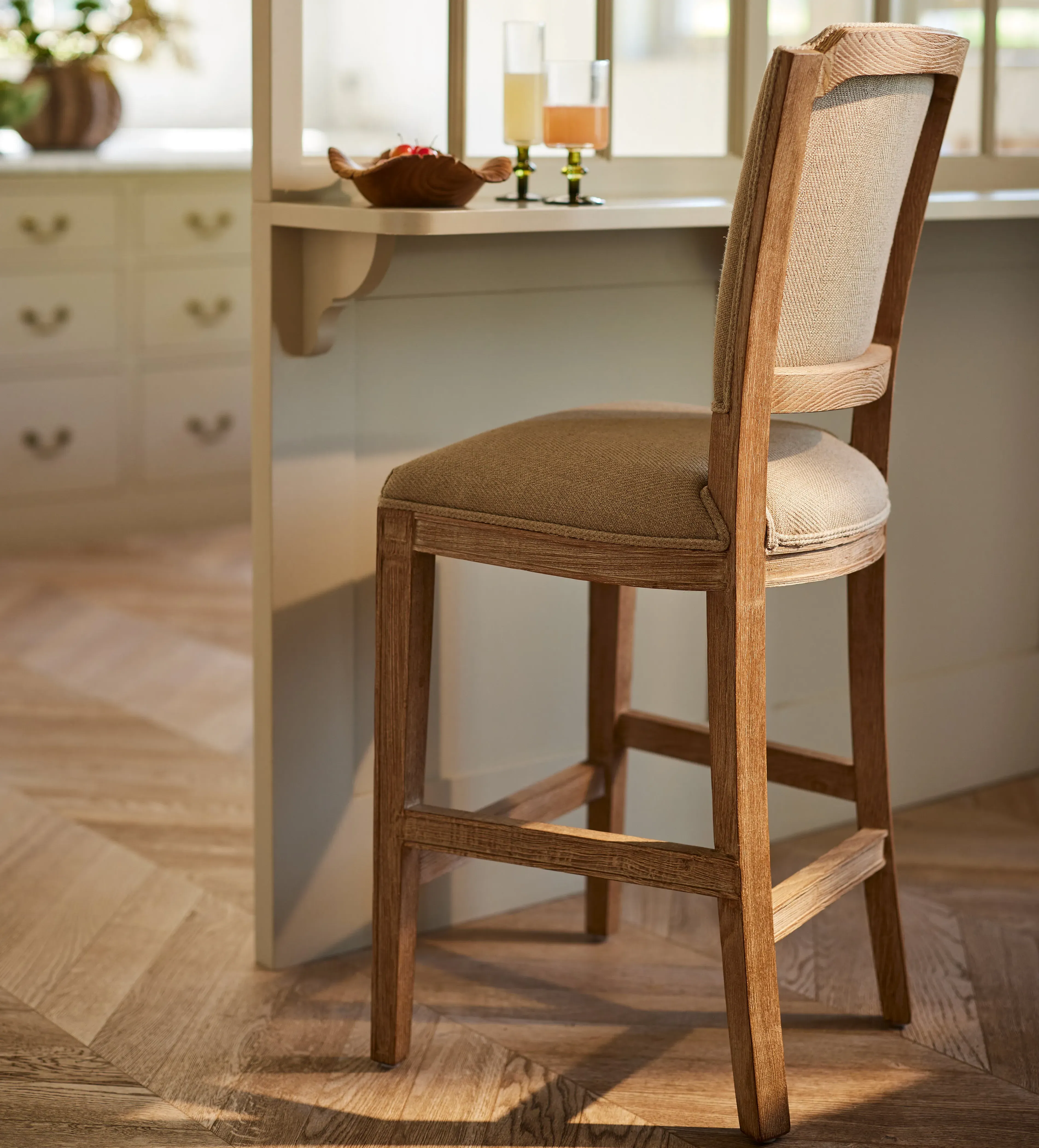 Bar Stool with Curved Frame - Oak, Fabric