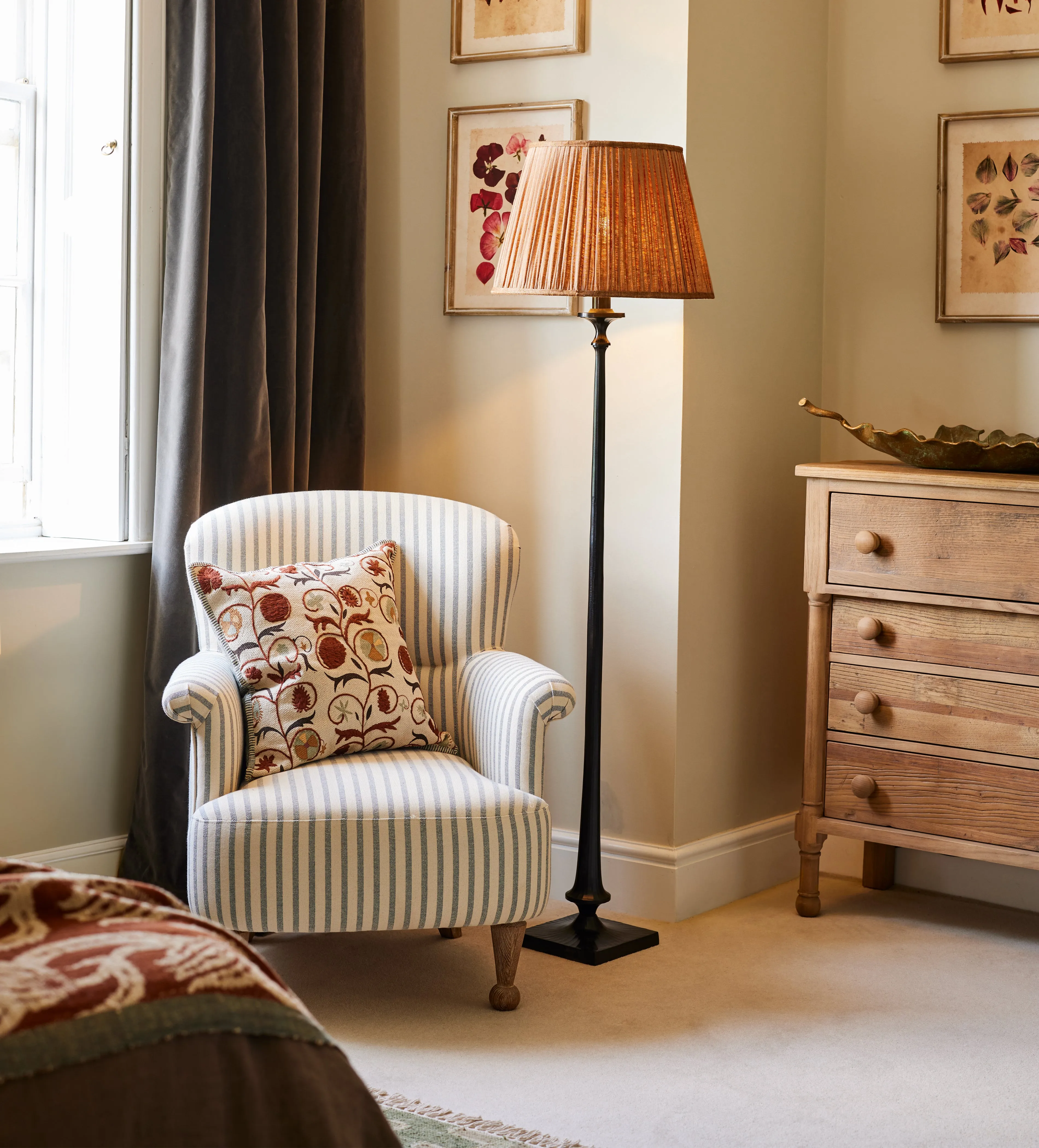 Curved Armchair with Scrolled Arms - Blue, Linen
