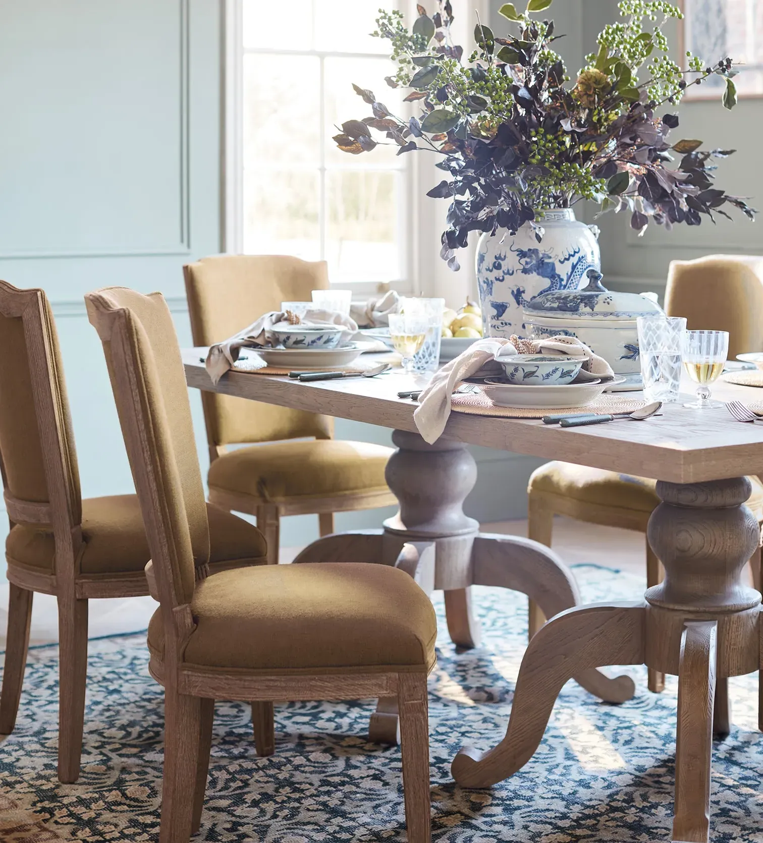 Dining Chair with Curved Back - Dijon, Linen