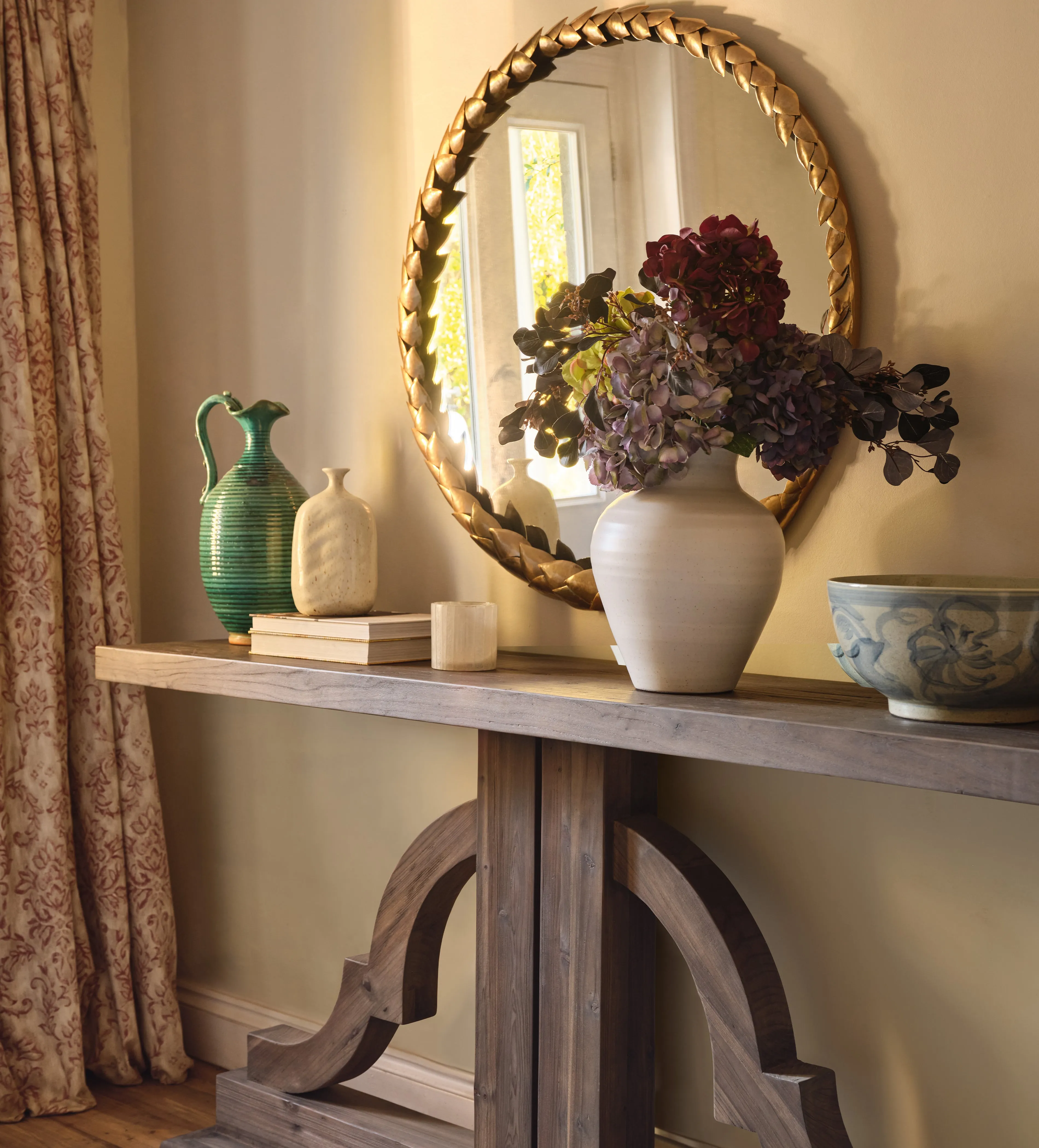 Medium Urn Vase - White, Clay