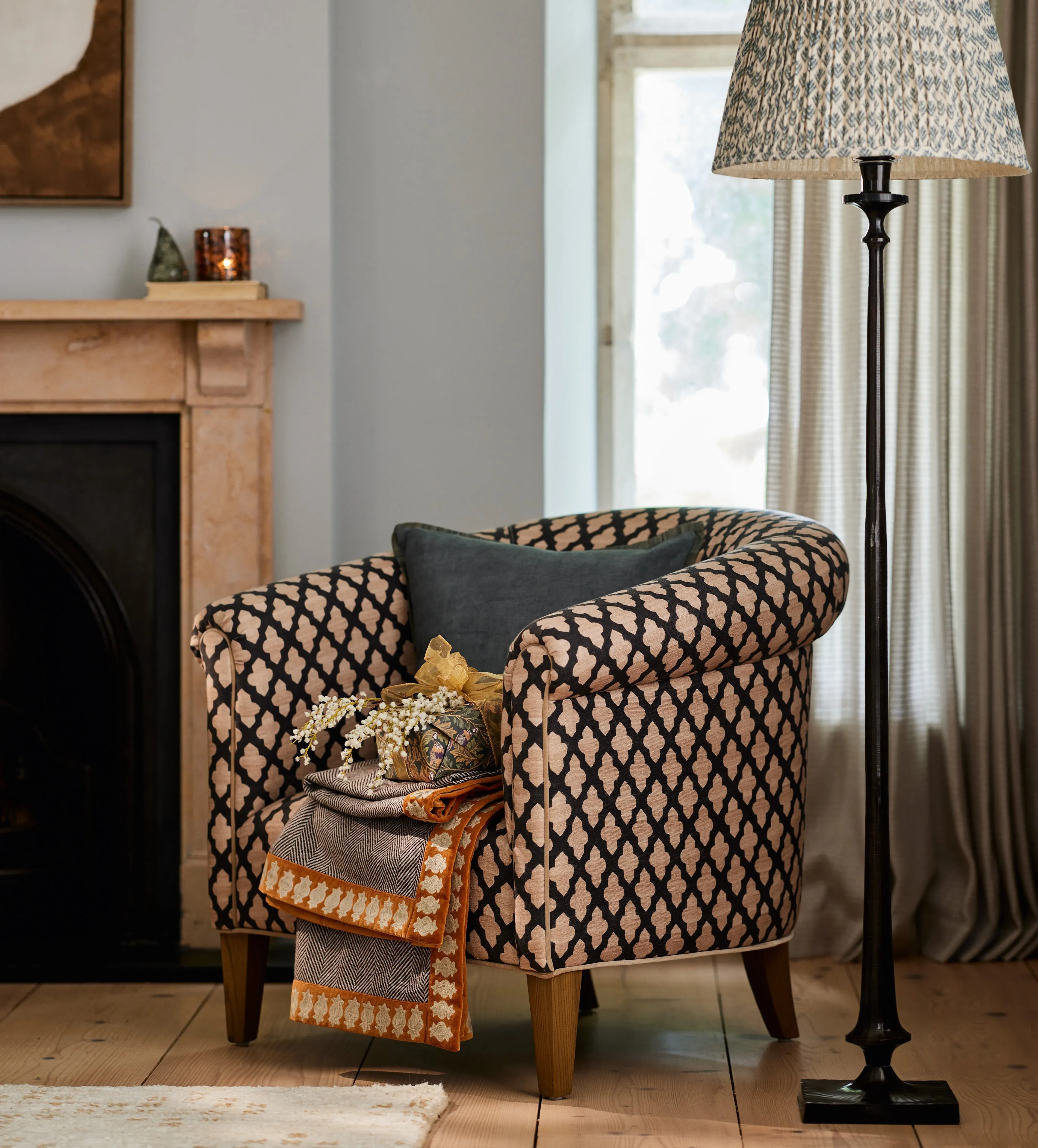 Nina Floor Lamp - Antique Bronze, Aluminium