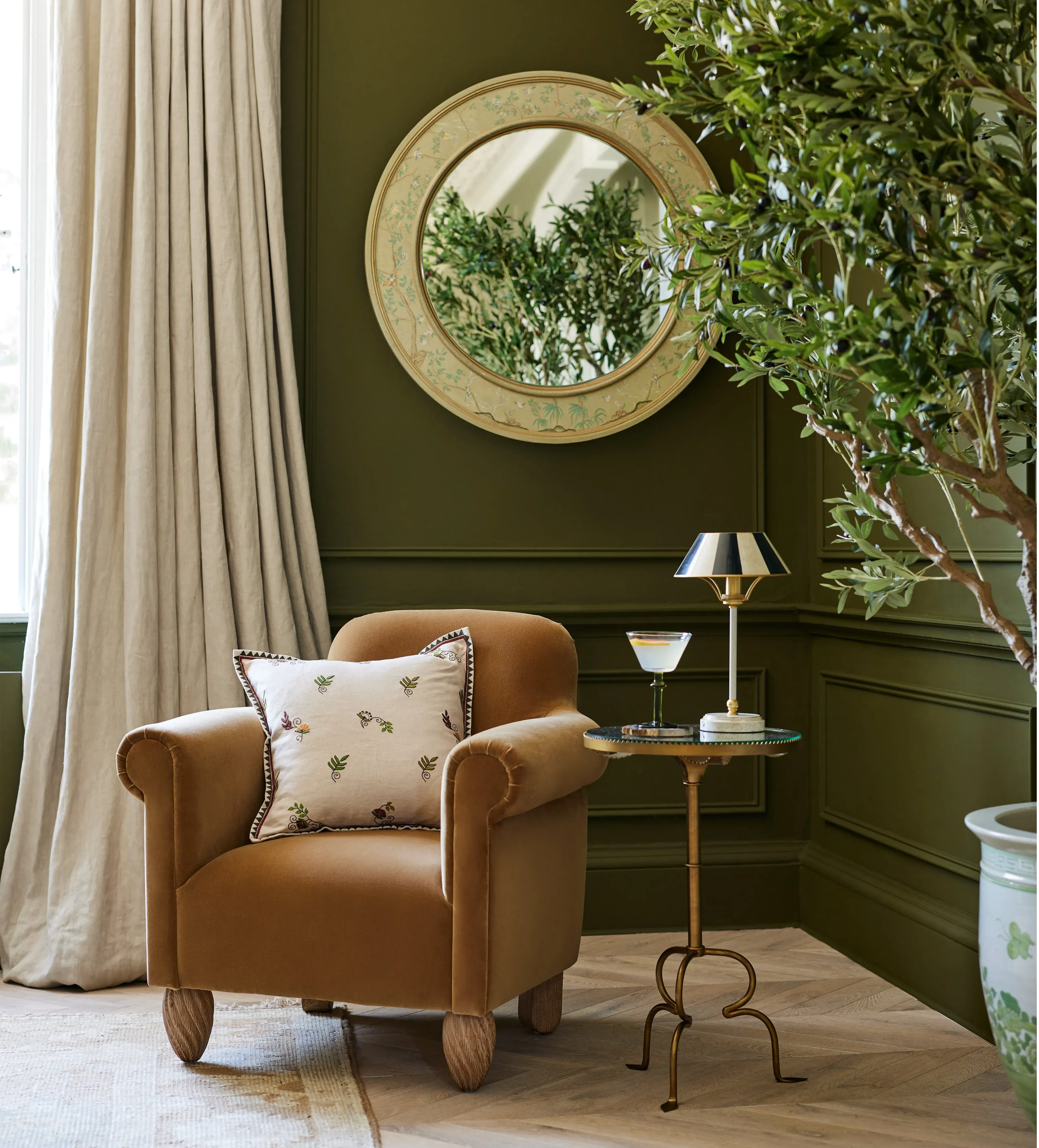 Round Side Table with Glass Top - Gold, Metal