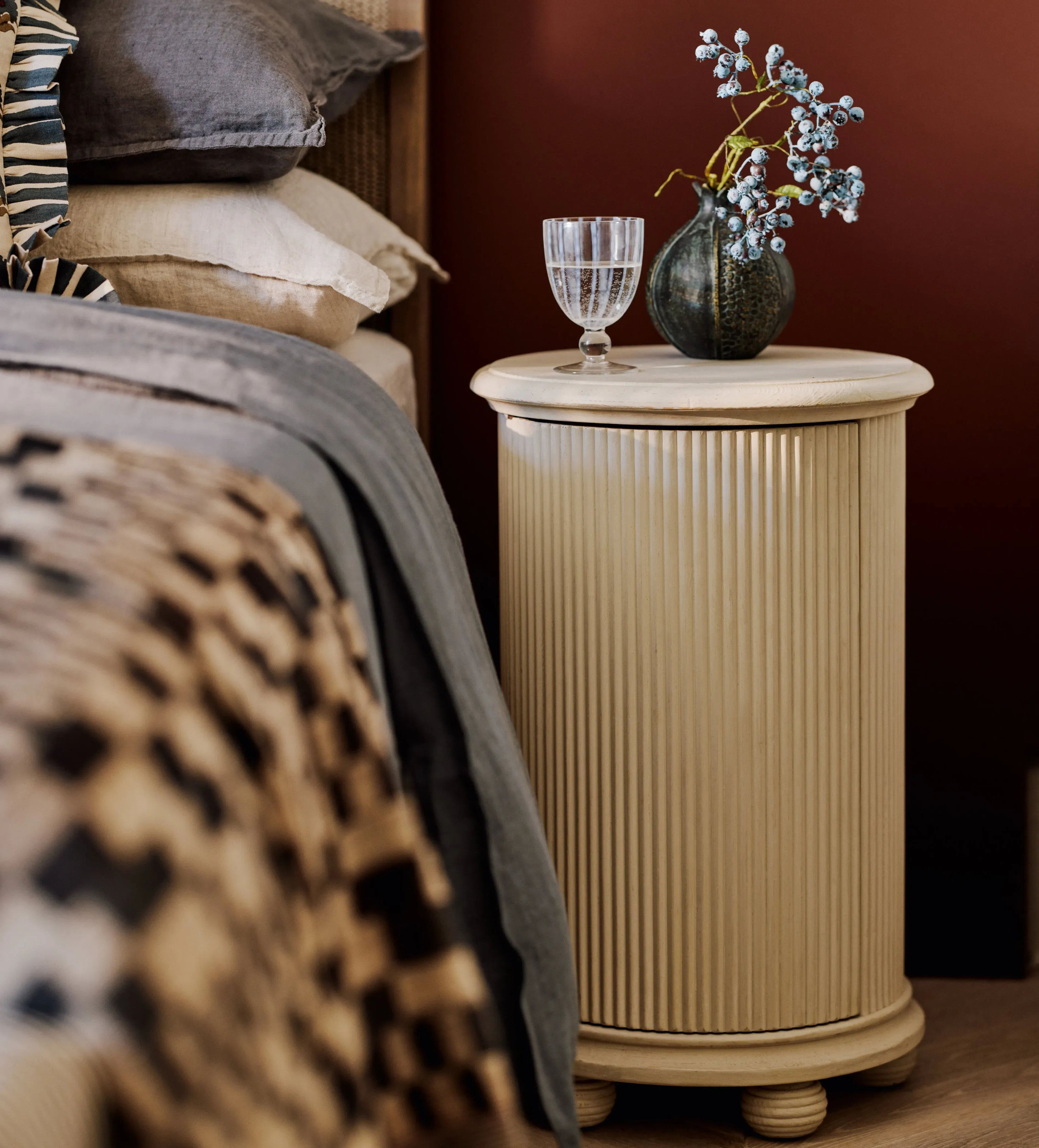 Round Side Table with Storage - Chalk, Pine Wood