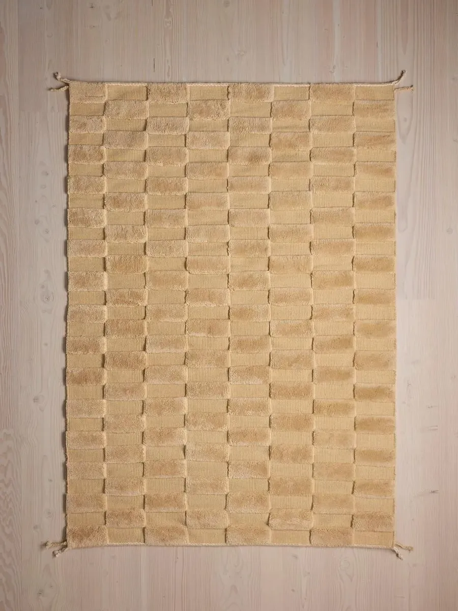 Checkerboard Rug Swatch with Tassels - Wool image