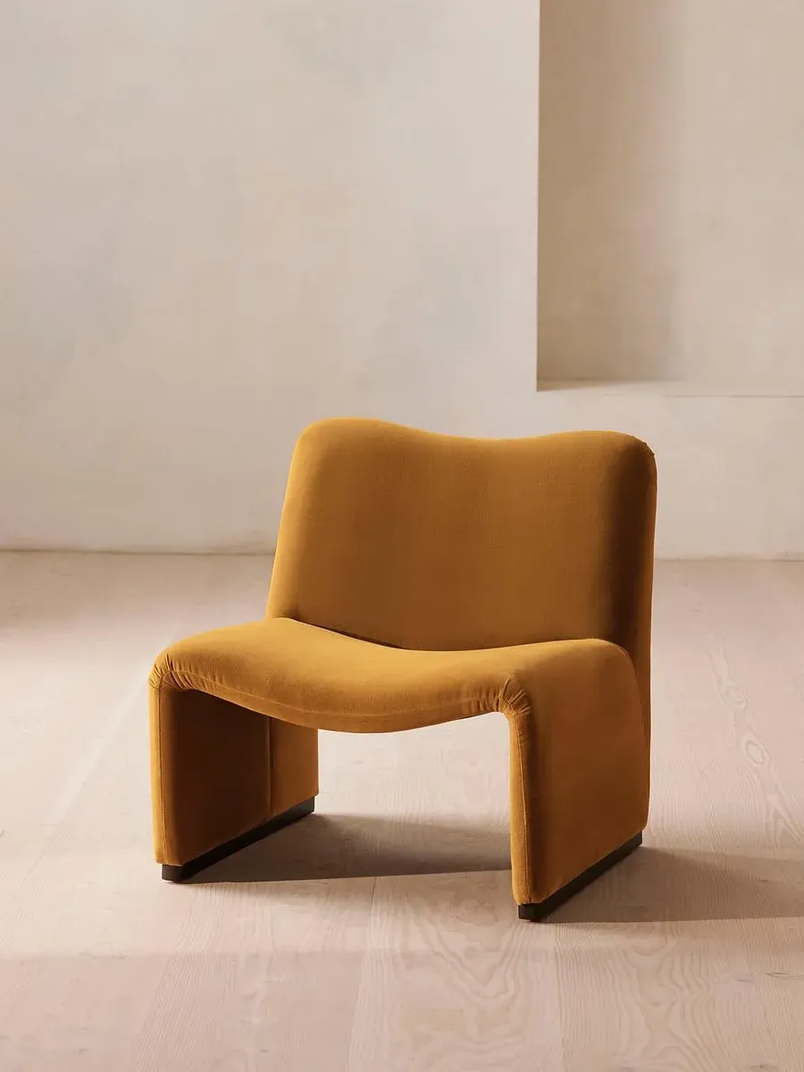 Curved Armchair with Birch Frame - Mustard, Velvet