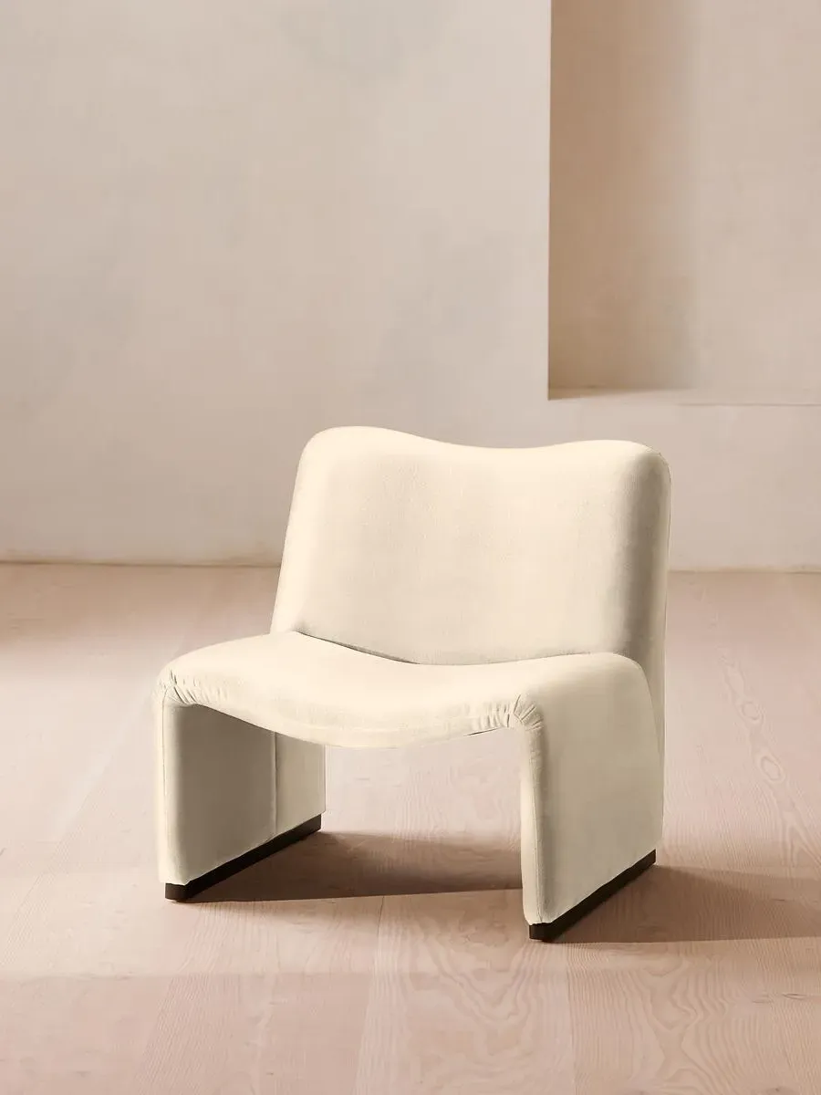Curved Armchair with Birch Frame - Porcelain, Velvet
