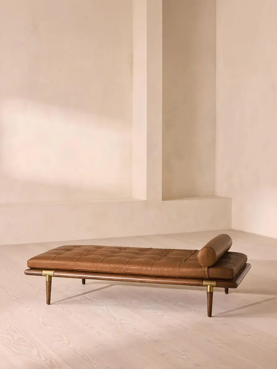 Daybed with Brass Details - Chestnut, Leather