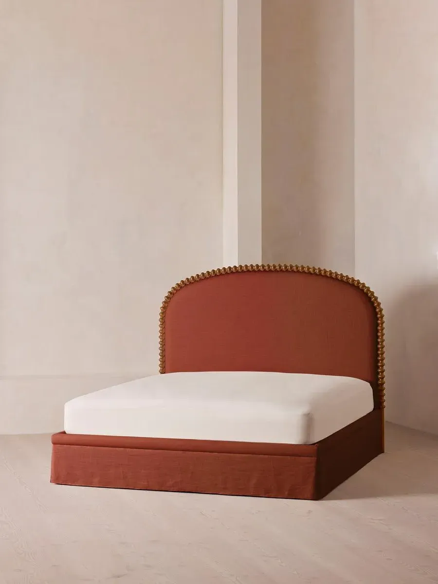 King Bed with Curved Headboard - Sienna, Linen