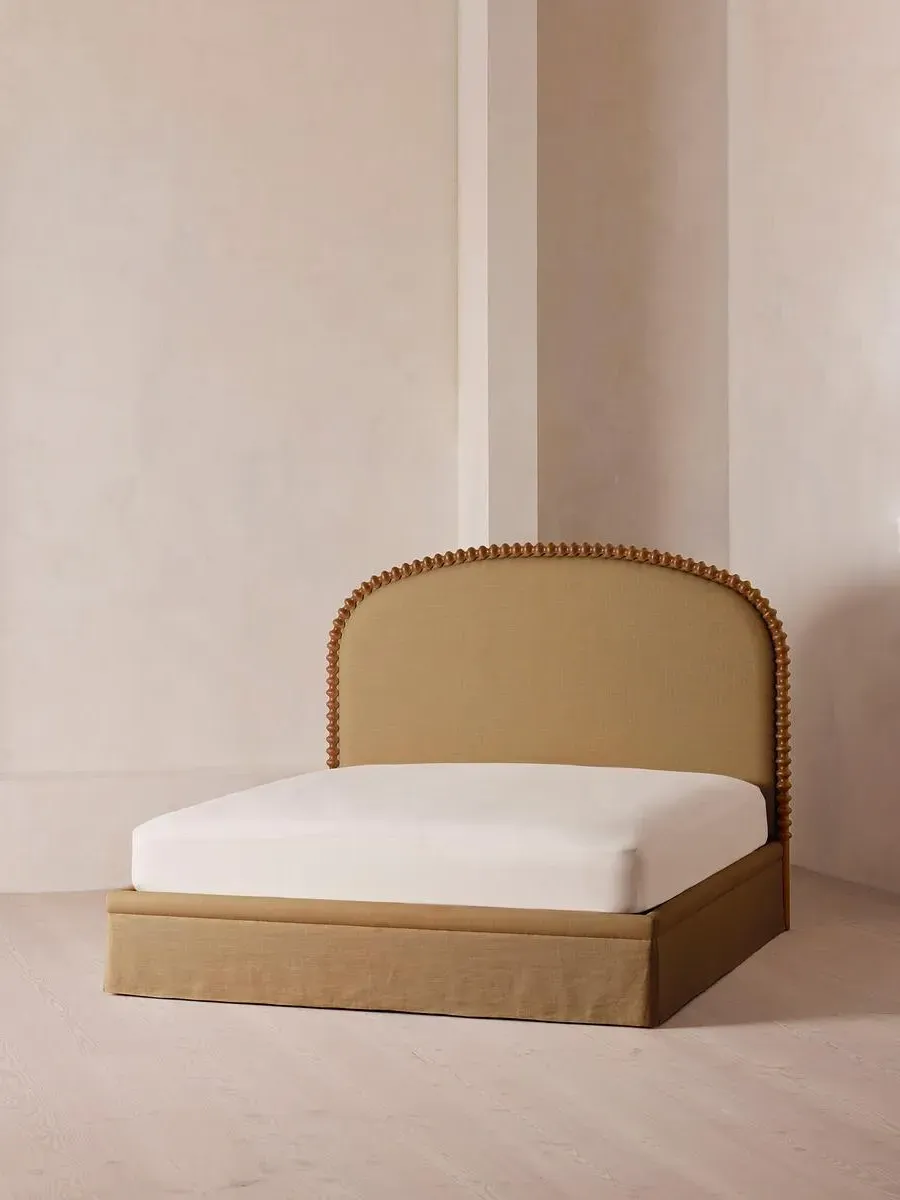 King Bed with Curved Headboard - Wheat, Linen