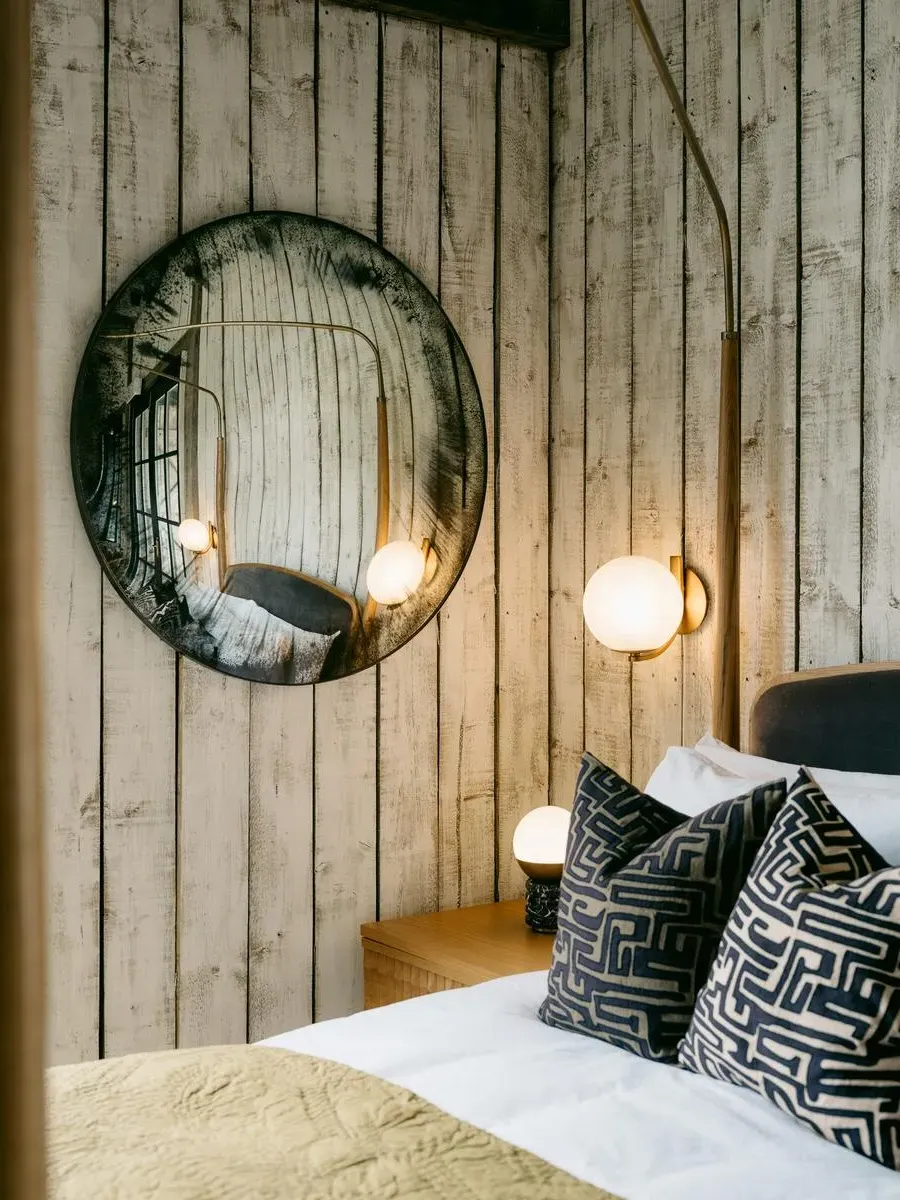 Large Convex Mirror - Bronze Edge