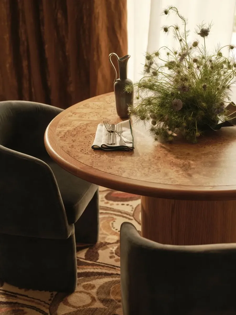Round Dining Table - Natural, Oak