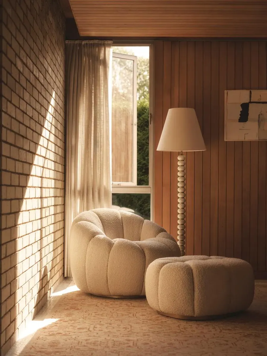 Round Footstool - Boucle image